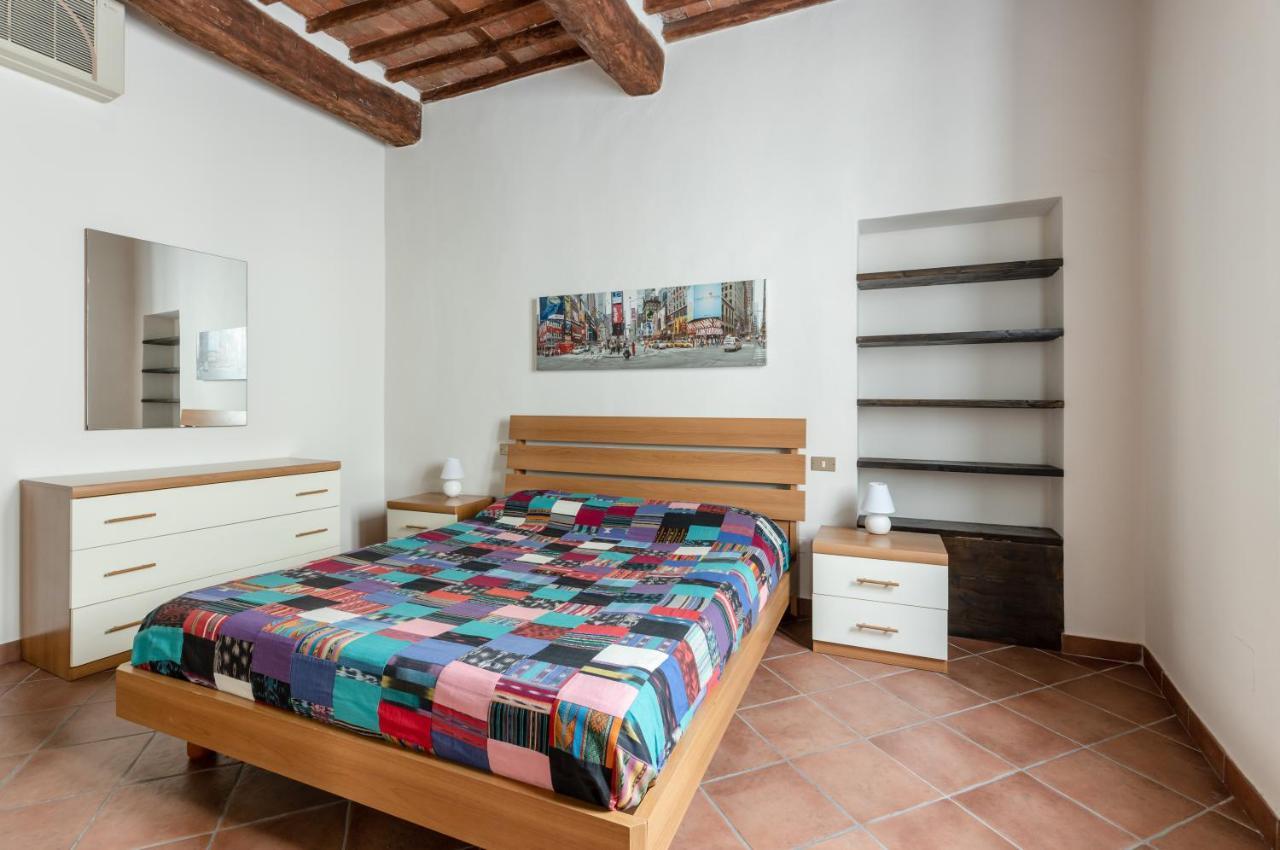 Lucca - Piazza Dell'Anfiteatro Central Apartment! Екстер'єр фото