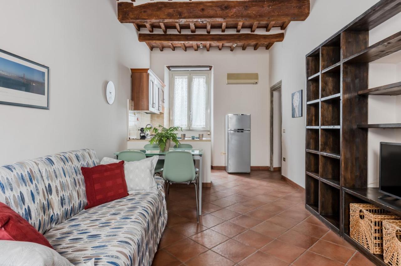 Lucca - Piazza Dell'Anfiteatro Central Apartment! Екстер'єр фото